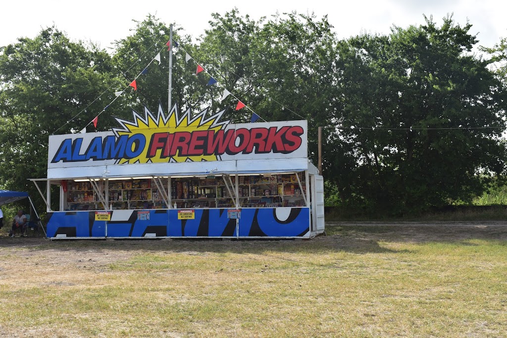 Alamo Fireworks Stand | 4110 TX-46, Seguin, TX 78155, USA | Phone: (210) 667-1106