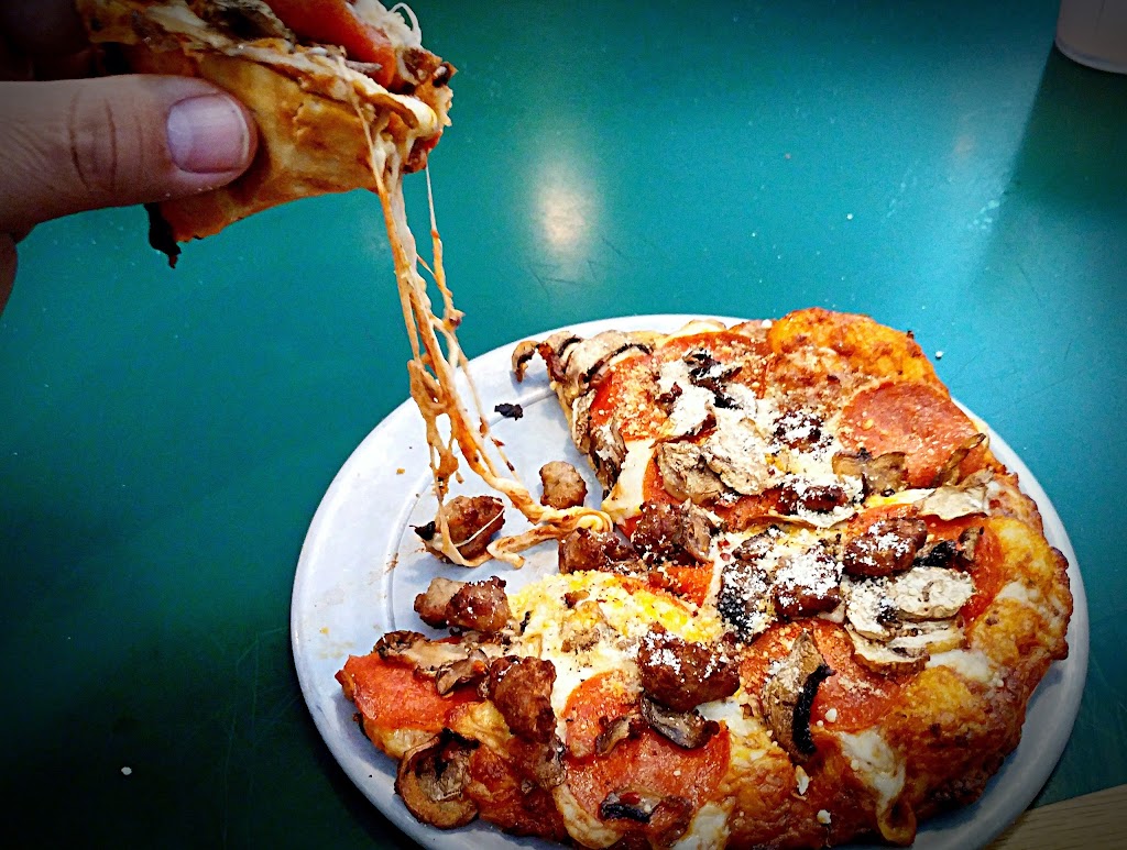 Round Table Pizza | 7201 Archibald Ave Ste 9, Rancho Cucamonga, CA 91701, USA | Phone: (909) 980-8040