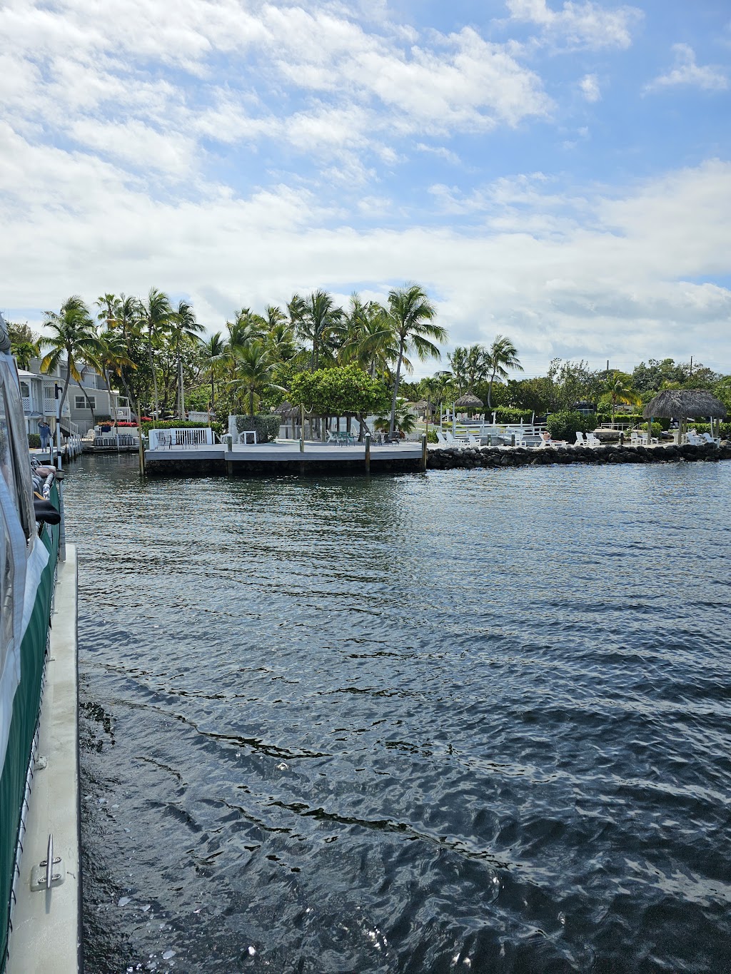 Amoray Dive Resort | 104250 Overseas Hwy, Key Largo, FL 33037, USA | Phone: (305) 451-3595