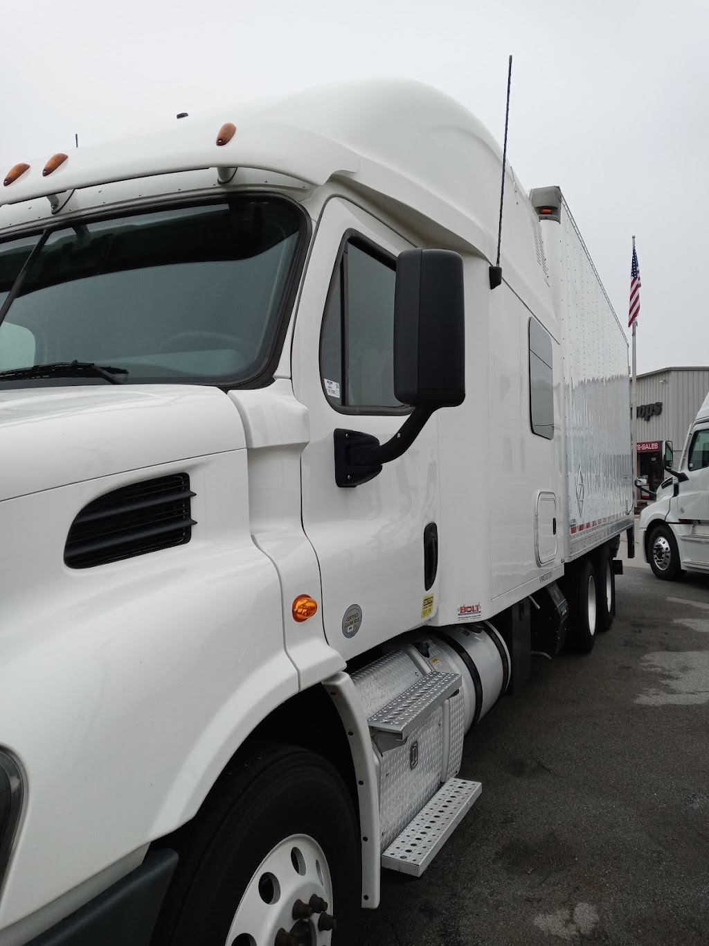 Load One Transport | 13221 Inkster Rd, Taylor, MI 48180, USA | Phone: (800) 957-4698