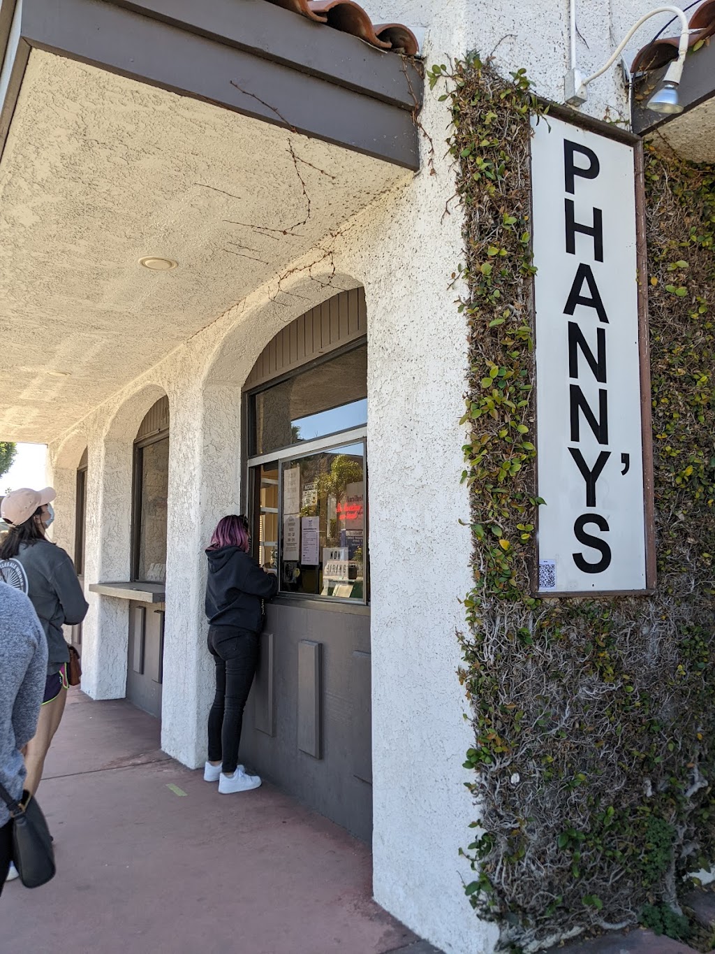 Phannys | 1021 S Pacific Coast Hwy, Redondo Beach, CA 90277, USA | Phone: (310) 316-0798