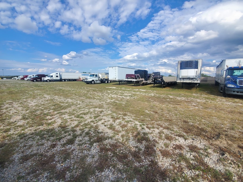 Two Buck Trucks Parking Lot & Storage | 11129 FM1902, Crowley, TX 76036, USA | Phone: (817) 723-0768