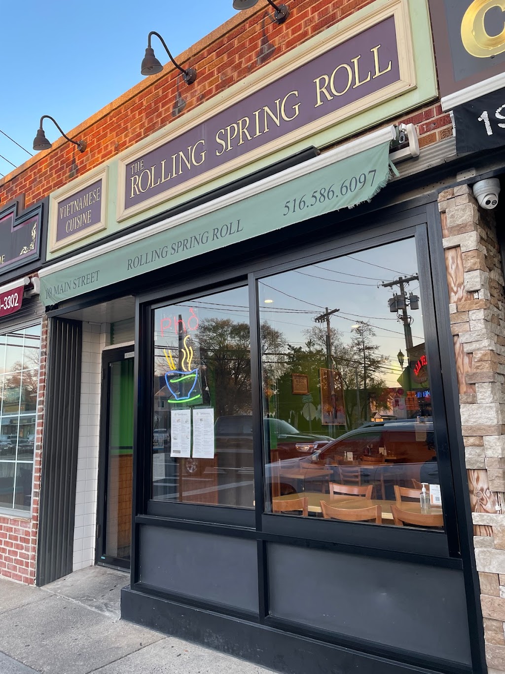 The Rolling Spring Roll (Farmingdale) | 189 Main St, Farmingdale, NY 11735, USA | Phone: (516) 586-6097