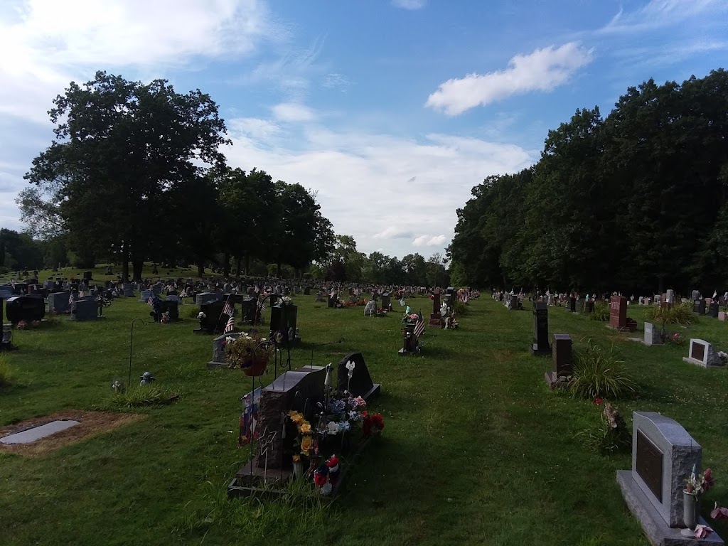 Hubbard Union Cemetery | 210 Oakdale Ave SE, Hubbard, OH 44425, USA | Phone: (330) 534-1633