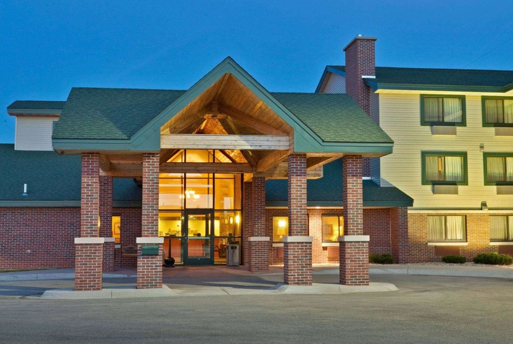 Amara Inn and Suites | 8701 Amber Hill Ct, Lincoln, NE 68526, USA | Phone: (402) 420-0027