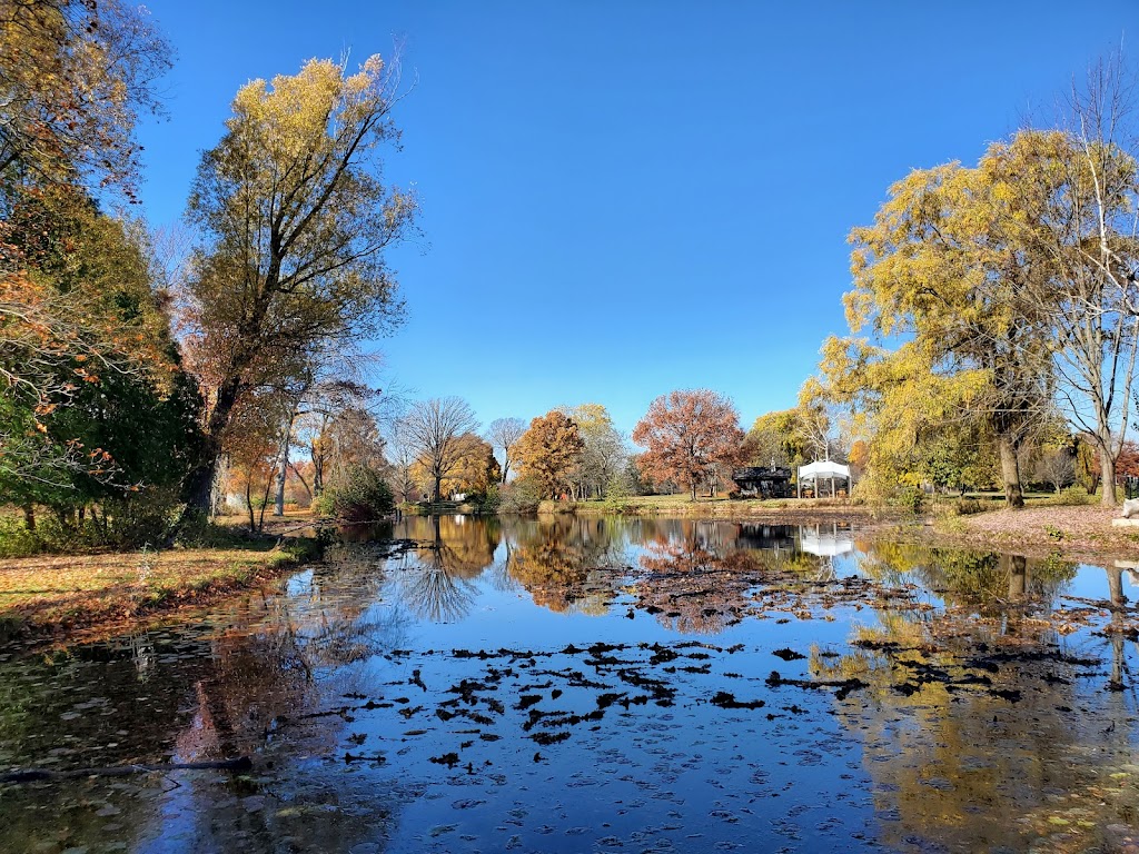 Lynden Sculpture Garden | 2145 W Brown Deer Rd, River Hills, WI 53217, USA | Phone: (414) 446-8794