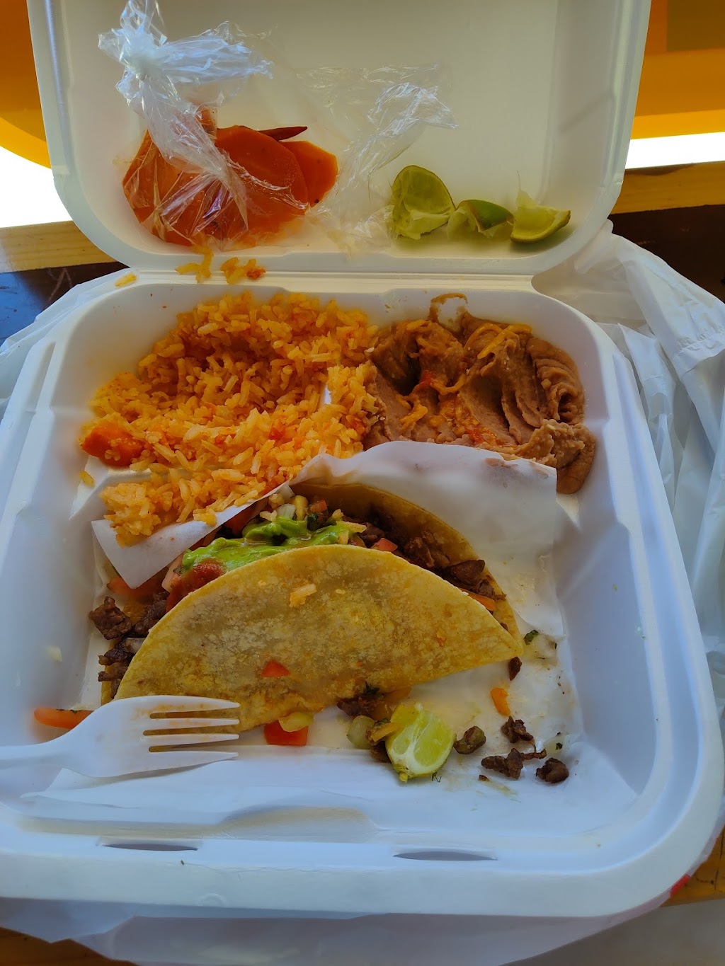 Los Jilbertos Taco Shop | 511 Wilkerson Ave, Perris, CA 92570, USA | Phone: (951) 940-8226