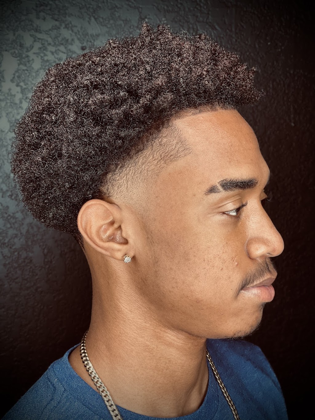 Limitless Barber Lounge | 559 W Pioneer Pkwy, Grand Prairie, TX 75051, USA | Phone: (214) 597-2469