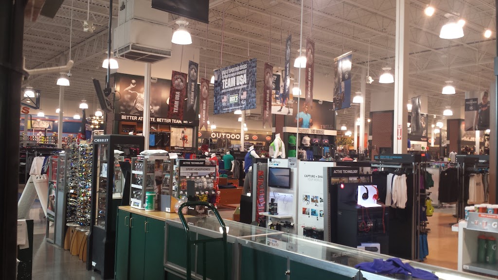 DICKS Sporting Goods | 3434 Amelia Dr, Orchard Park, NY 14127, USA | Phone: (716) 821-1616