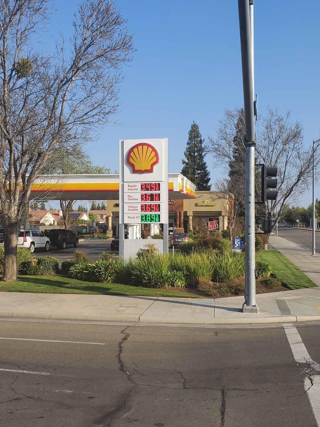 Shell | 10091 N Maple Ave, Fresno, CA 93730, USA | Phone: (559) 433-9370