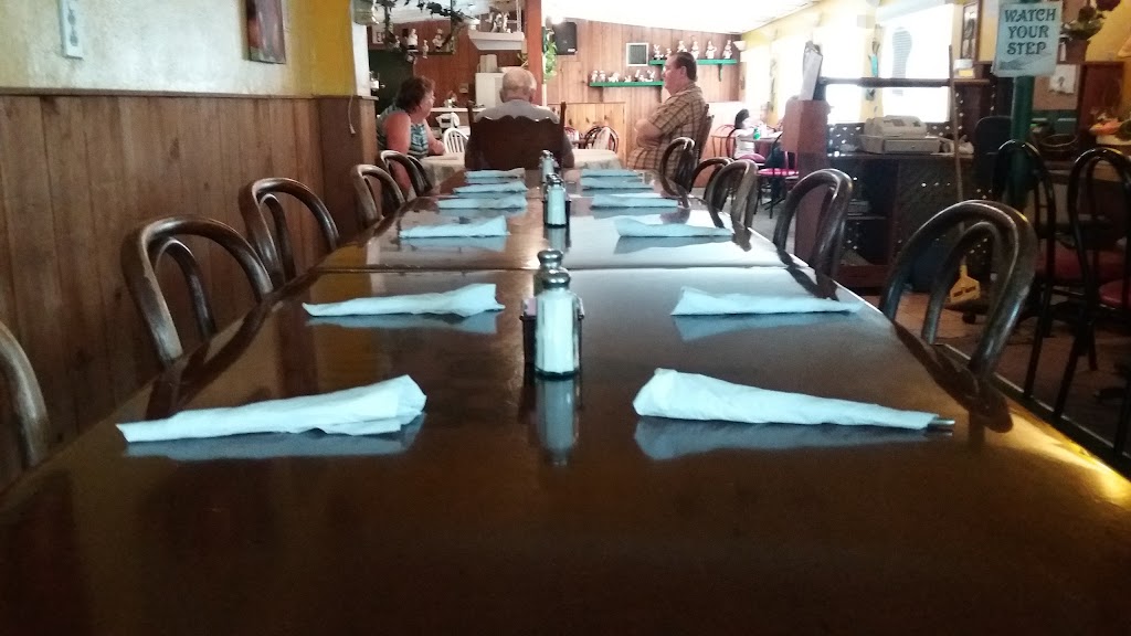 Joannes Family Restaurant | 10625 Paul S Buchman Hwy, Plant City, FL 33565, USA | Phone: (813) 782-3838