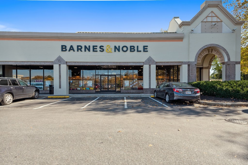 Barnes & Noble | 1809 Reisterstown Rd Suite 103, Pikesville, MD 21208, USA | Phone: (410) 559-2180