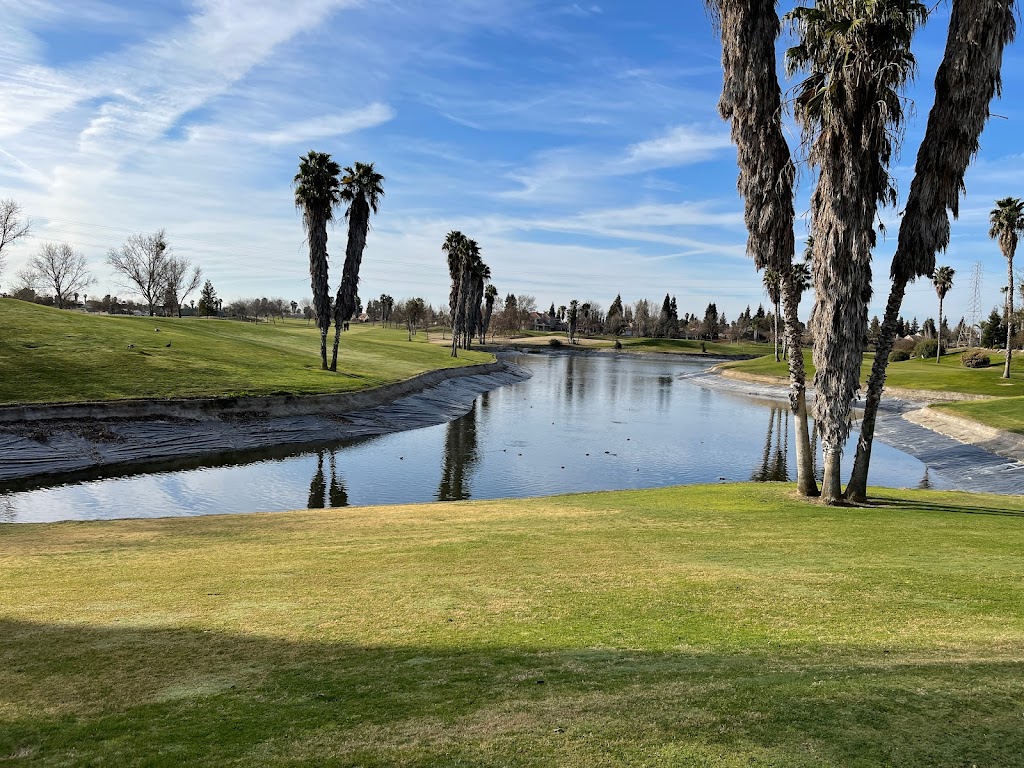 Lakes RV & Golf Resort | 5001 E Robertson Blvd, Chowchilla, CA 93610, USA | Phone: (559) 665-6980