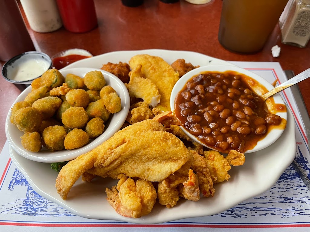 Cedar River Seafood | 542500 US-1, Callahan, FL 32011, USA | Phone: (904) 879-2111