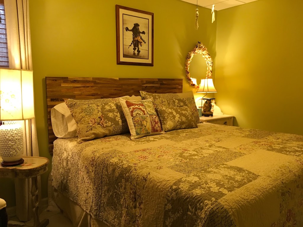 Smith Lake Bed & Breakfast | 994 Co Rd 4230, Crane Hill, AL 35053, USA | Phone: (256) 747-6057