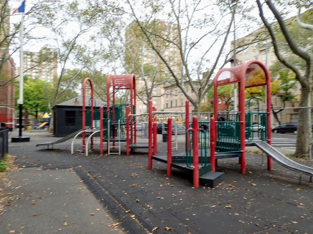 Roebling Playground | 525 Bedford Ave, Brooklyn, NY 11211, USA | Phone: (212) 639-9675