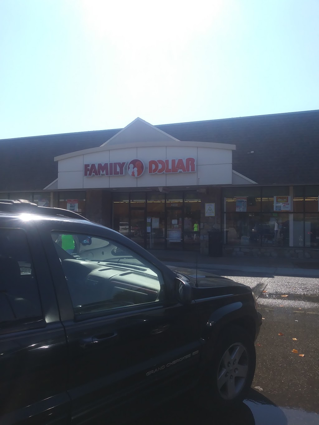 Family Dollar | 4250 S Broadway, St. Louis, MO 63111, USA | Phone: (314) 955-1313