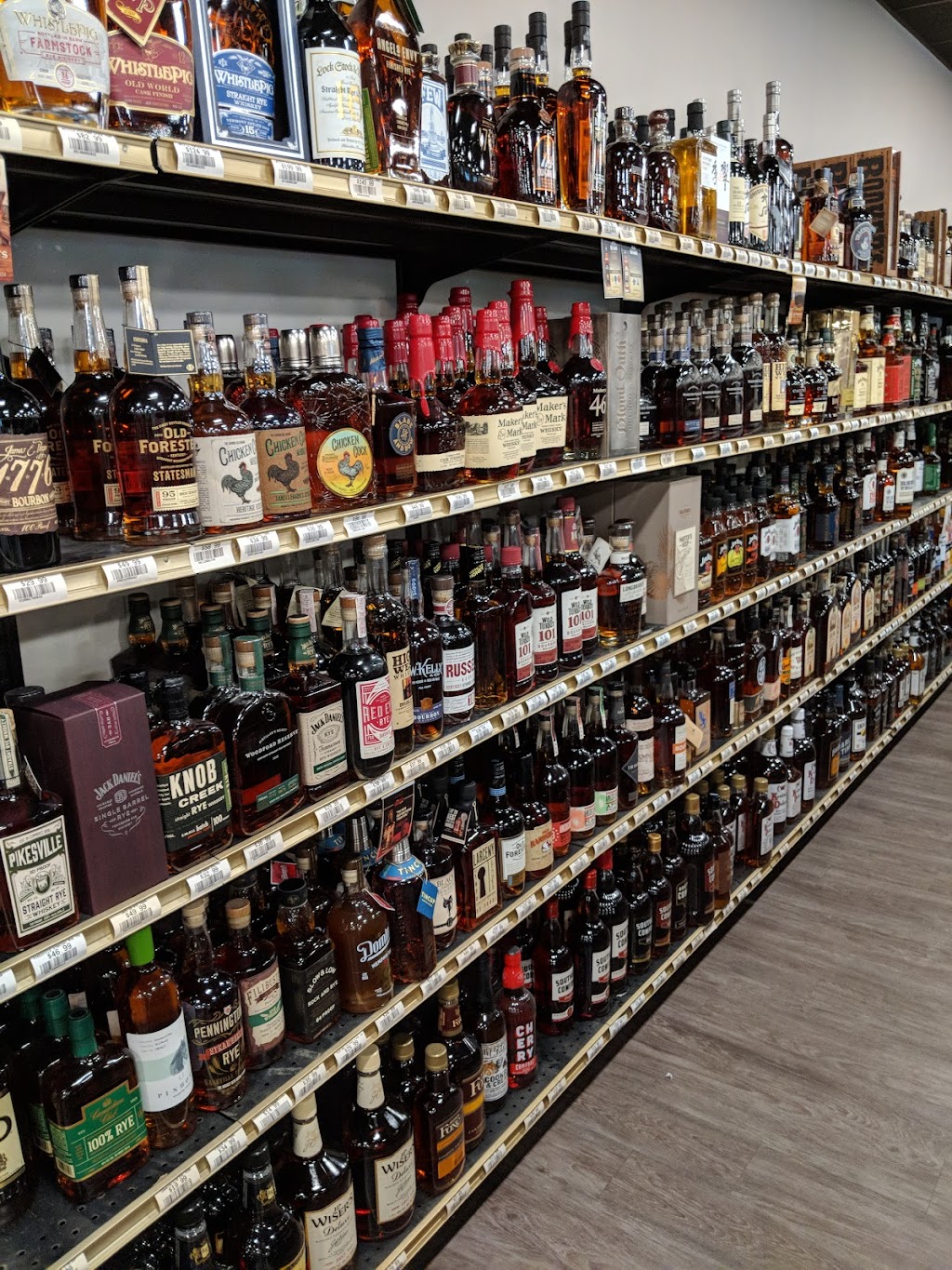 Center Point Liquors | 1191 W Main St #1, Hendersonville, TN 37075, USA | Phone: (615) 824-9222