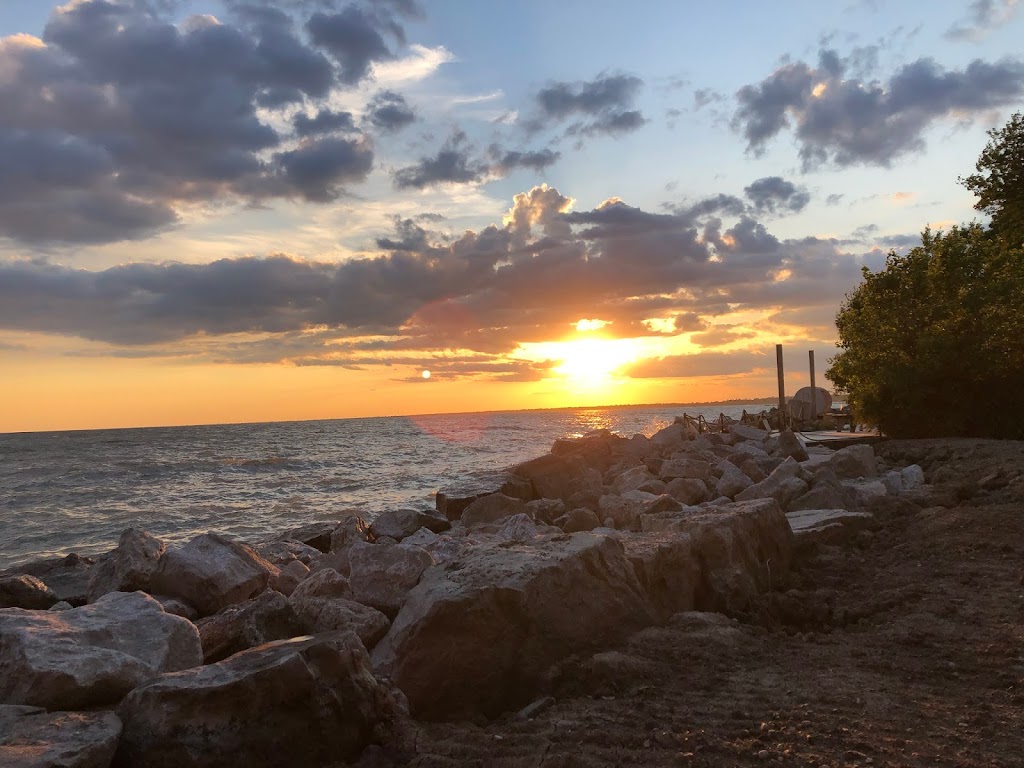 Another Sunset by the Bay | 728 Point Pelee Dr Unit A, Leamington, ON N8H 3V4, Canada | Phone: (519) 796-0306