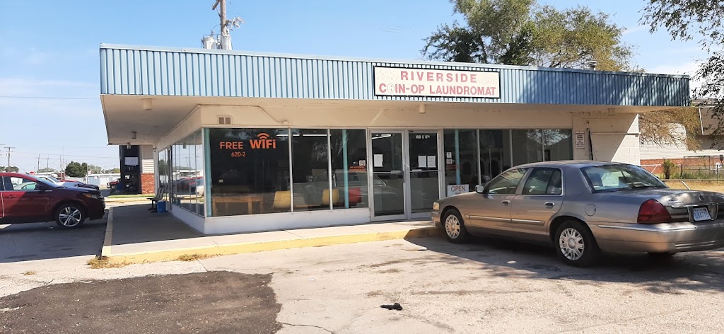 Riverside coin-op laundromat | 100 E 6th Ave, South Hutchinson, KS 67505, USA | Phone: (620) 200-4147