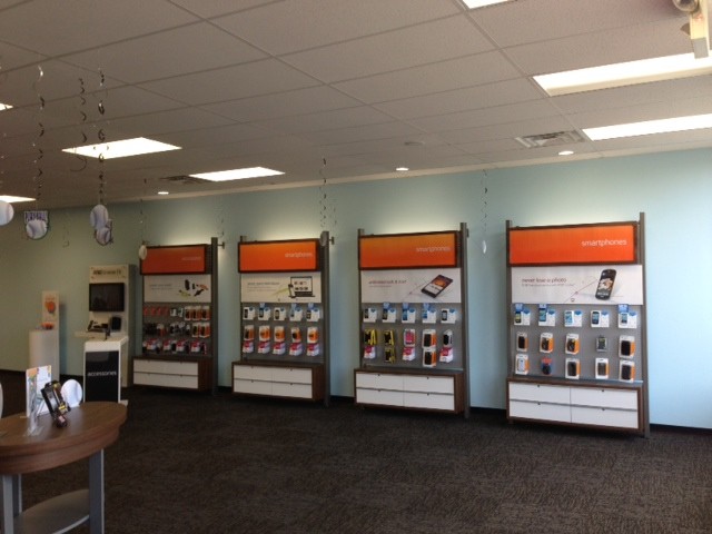 AT&T Store | 1622 W Park Square, Xenia, OH 45385, USA | Phone: (937) 372-8979