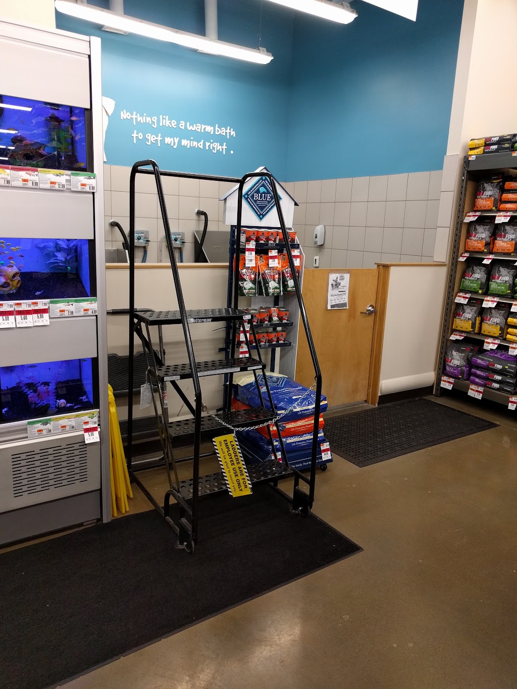 Pet Supplies Plus Lawrence 10625 Pendleton Pike, Indianapolis, IN