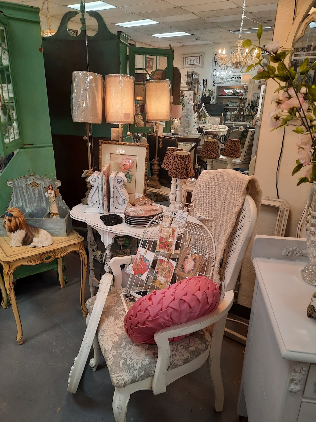 Juls Vintage Shabby Chic Boutique | 1165 Sixth St, Norco, CA 92860, USA | Phone: (951) 479-5425