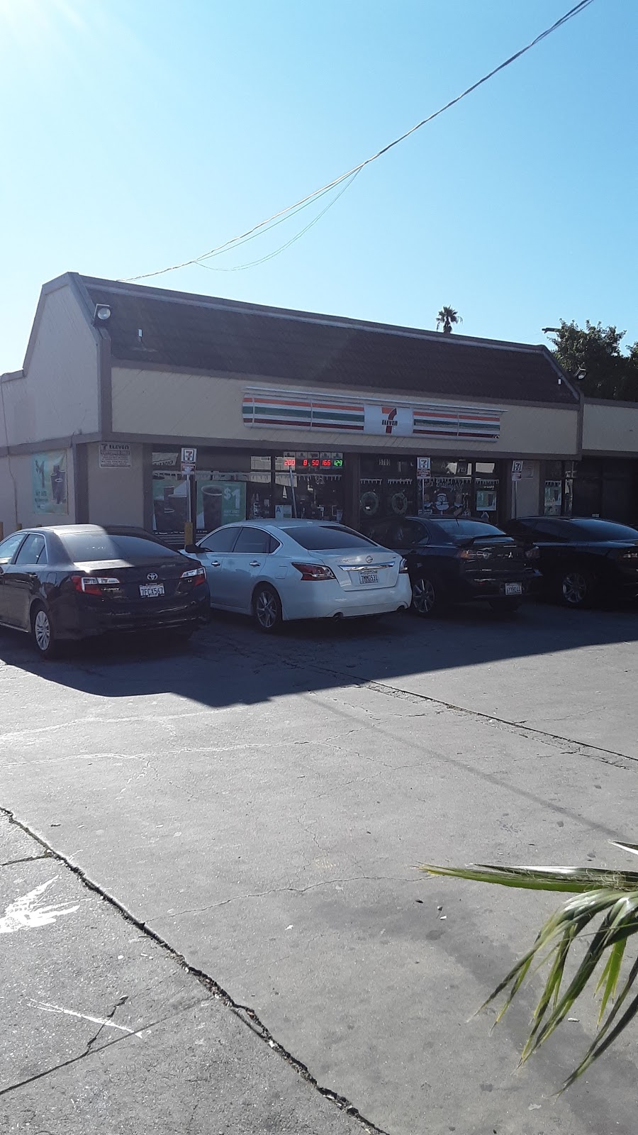 7-Eleven | 5700 Santa Monica Blvd, Los Angeles, CA 90038 | Phone: (323) 464-4711