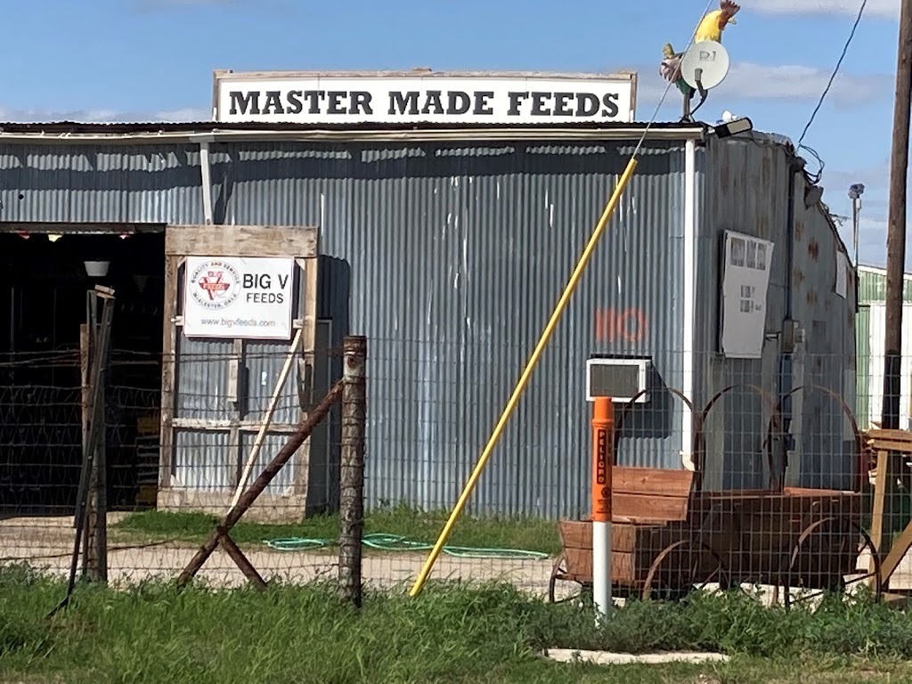 Master Made Feeds | 110 W 6th St, Justin, TX 76247, USA | Phone: (940) 648-8750