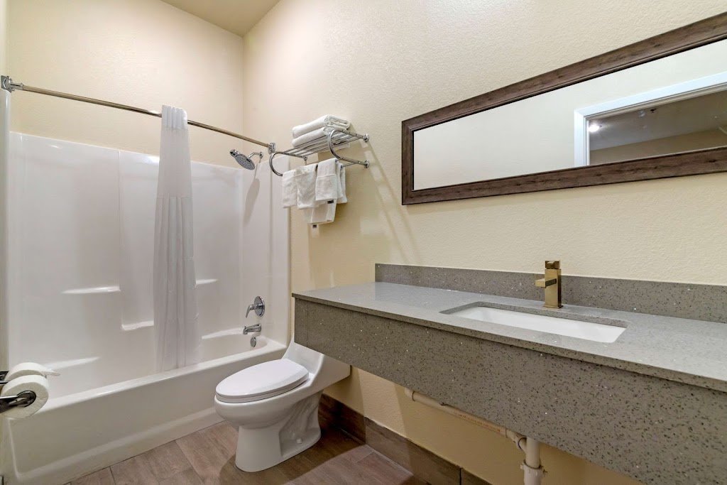 Quality Inn & Suites | 810 Martin Luther King Blvd, Elgin, TX 78621, USA | Phone: (512) 229-3425