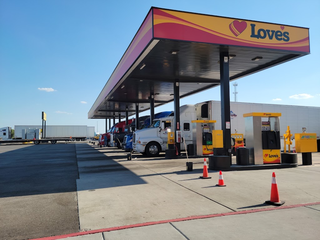 Loves Travel Stop | 101 Pinnacle Rd, Laredo, TX 78045, USA | Phone: (956) 727-6098