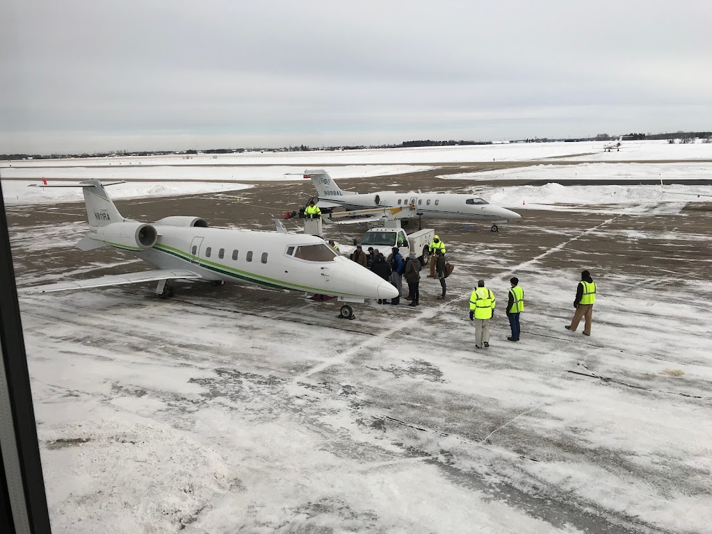 East Metro Jet Center | 625 W Hanger Rd #11-12, New Richmond, WI 54017, USA | Phone: (715) 246-5338