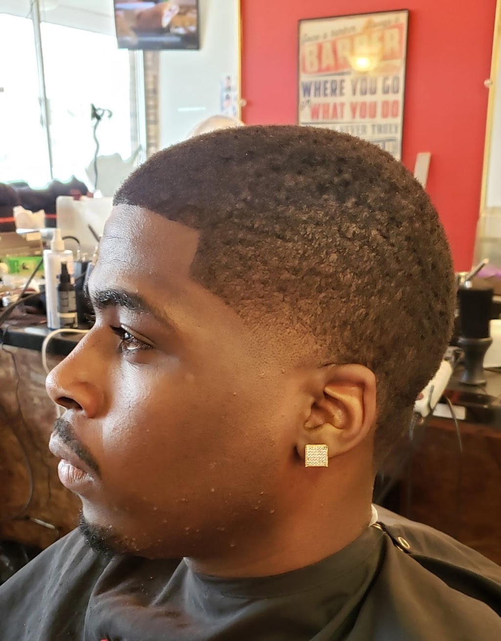 On Point Barbershop and Custom Print Shop | 1715 E Sauk Trail, Sauk Village, IL 60411, USA | Phone: (708) 248-6593