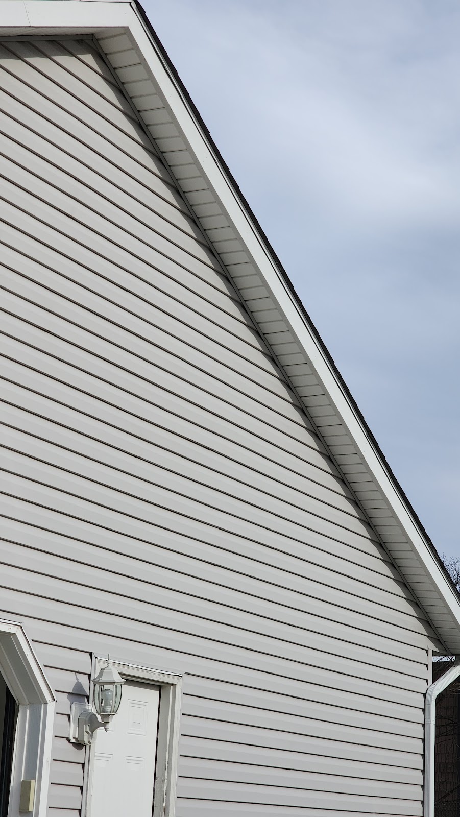A.E.S Roofing & Siding LLC | 810 Louis St, Miamisburg, OH 45342, USA | Phone: (937) 401-2202