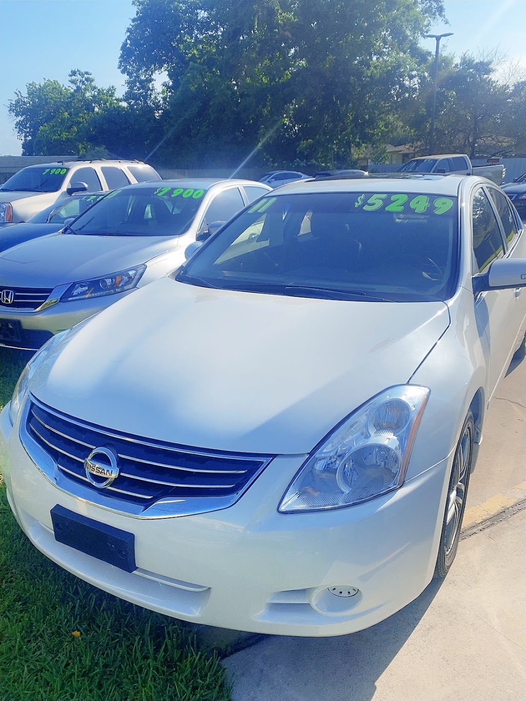 Herreras auto sales | 811 N Main St, Baytown, TX 77520, USA | Phone: (281) 628-7261