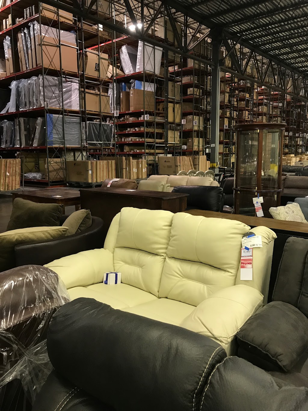 Haynes Furniture Distribution Center | 1625 Green Mount Pkwy, Williamsburg, VA 23185, USA | Phone: (757) 947-0200