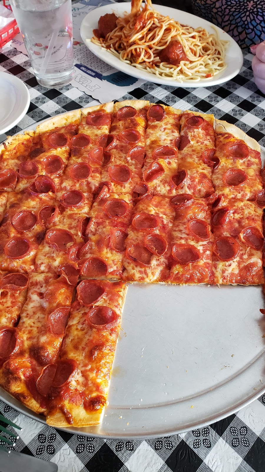 Todds Pizza Restaurant | 139 E Main St, West Jefferson, OH 43162, USA | Phone: (614) 879-9353