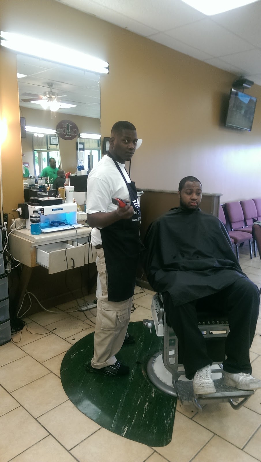 C Js First Class Cuts Barber | 1890 Berryhill Rd # 107, Cordova, TN 38016, USA | Phone: (901) 737-7677