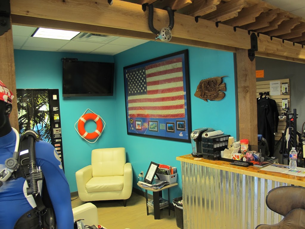 Bluewater Divers | 6401 N Interstate Dr, Norman, OK 73069, USA | Phone: (405) 631-4433