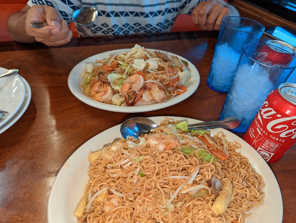 Khun Dom | 4681 Melrose Ave, Los Angeles, CA 90029, USA | Phone: (323) 663-1086