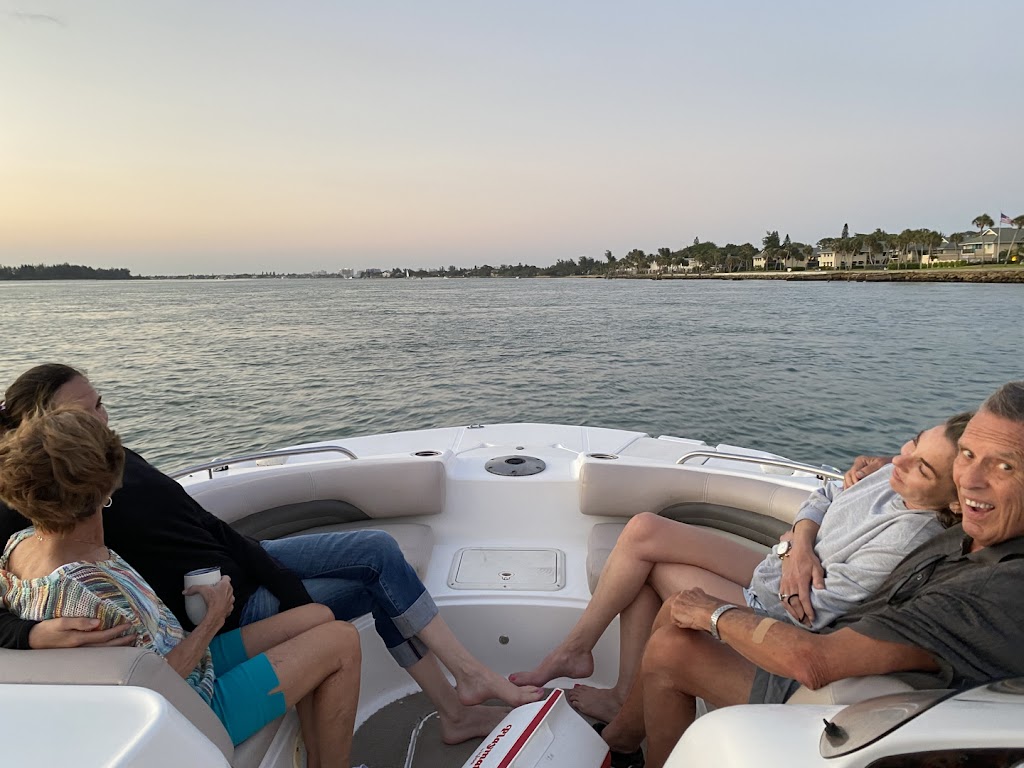 Siestakey-Rental Private Charter Boat Cruise | Island Circle, Siesta Key, FL 34242, USA | Phone: (941) 363-1216