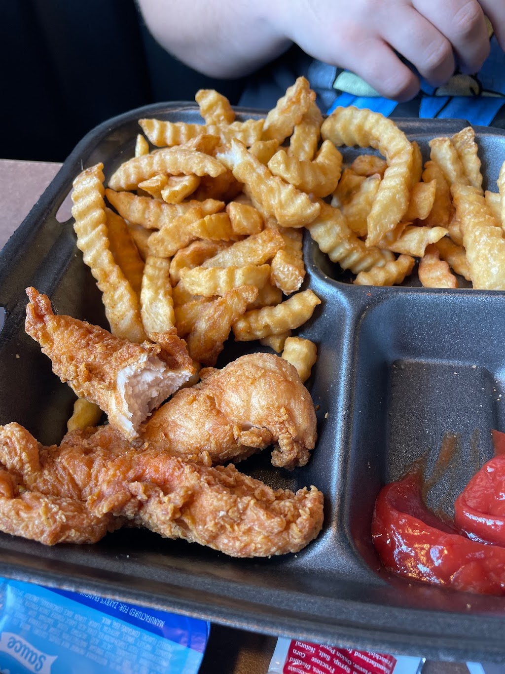 Zaxbys Chicken Fingers & Buffalo Wings | 804 Academy Dr, Bessemer, AL 35022, USA | Phone: (205) 426-2797