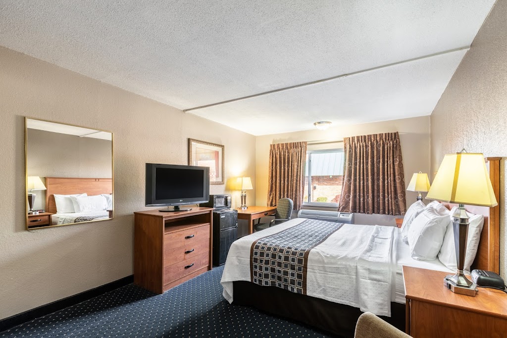 Magnuson Hotel Detroit Airport | 8230 Merriman Rd, Romulus, MI 48174, USA | Phone: (734) 729-7600