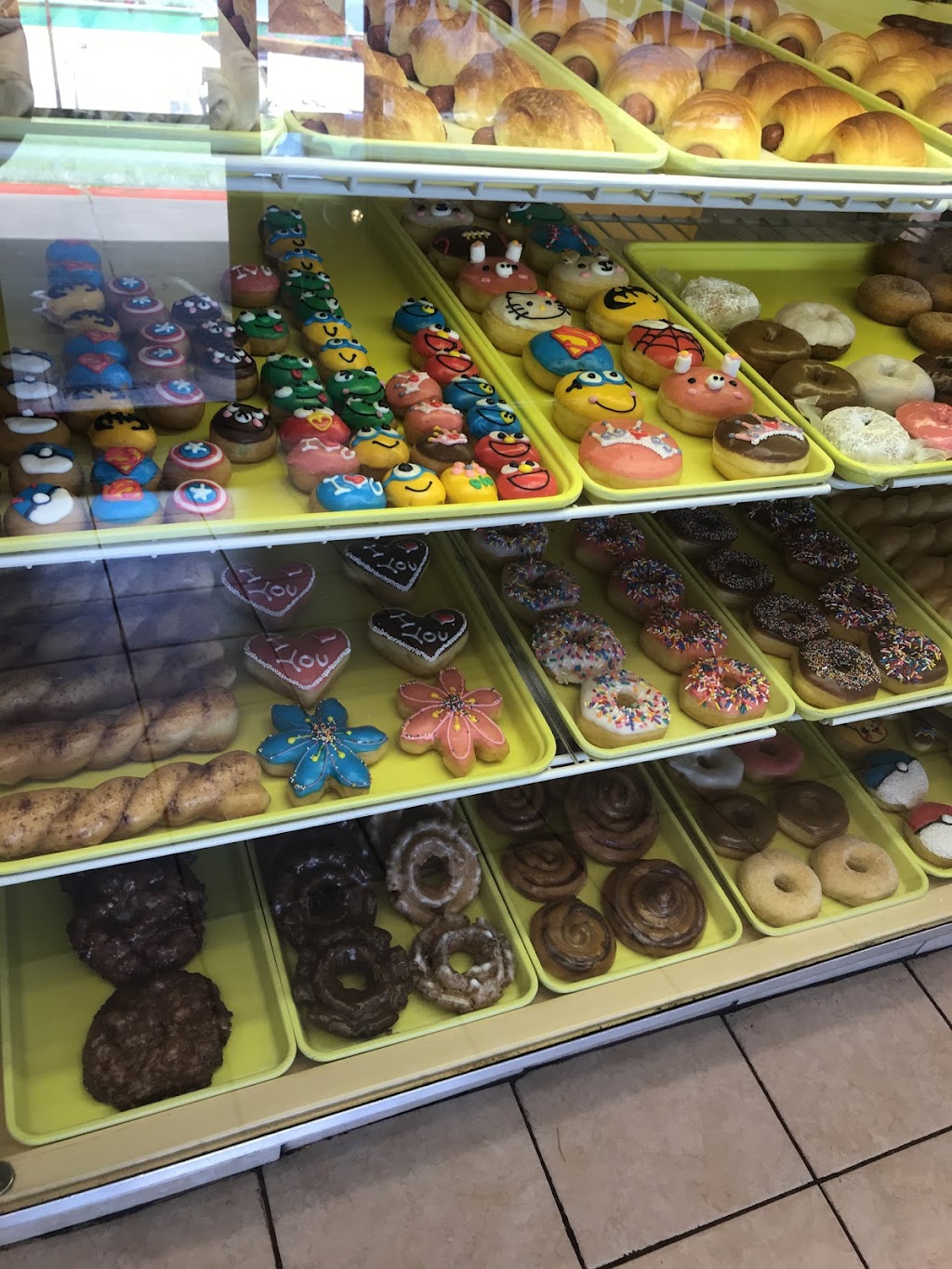 Donut Palace | 3601 SW Green Oaks Blvd #105, Arlington, TX 76017, USA | Phone: (817) 557-1062