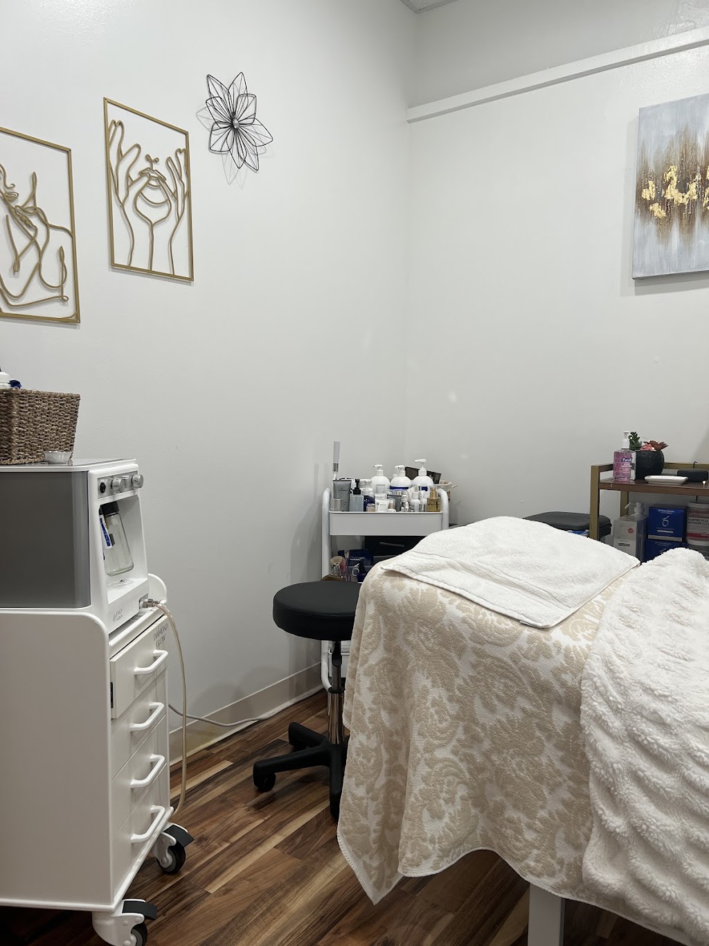 Monroe MedSpa - Buffalo | 1400 Hertel Ave, Buffalo, NY 14216, USA | Phone: (716) 200-7833