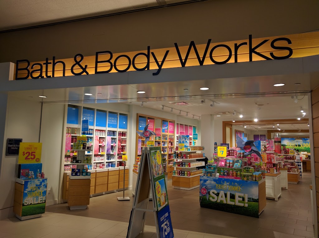 Bath & Body Works | 1 Galleria Dr, Middletown, NY 10940, USA | Phone: (845) 692-5852