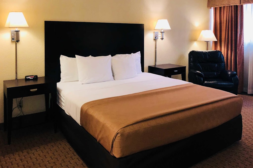 Clarion Hotel & Suites | 5500 W Kellogg Dr, Wichita, KS 67209, USA | Phone: (316) 943-2181