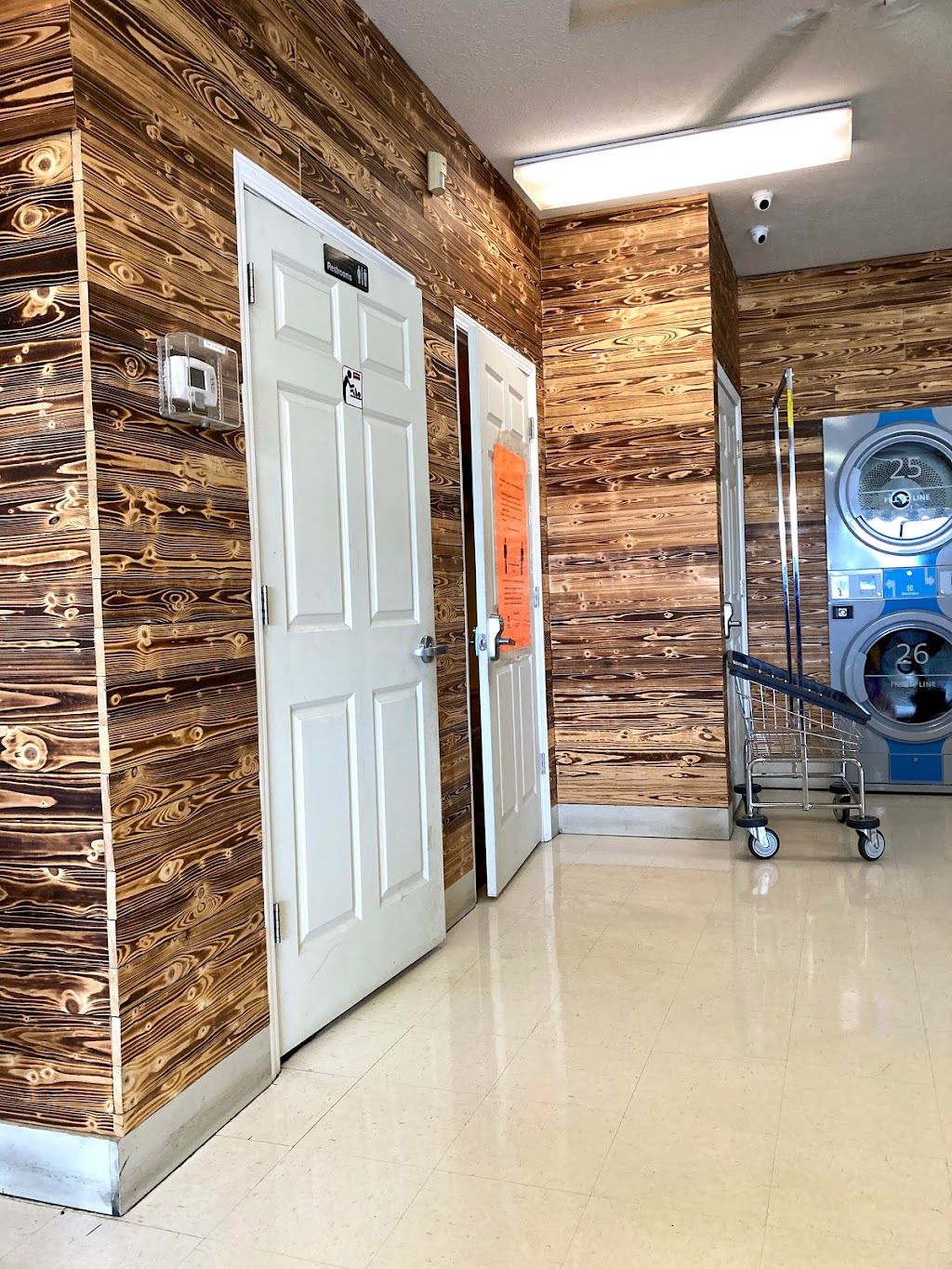 Plaza Laundry | 1609 Blackiston View Dr, Clarksville, IN 47129 | Phone: (812) 283-4851