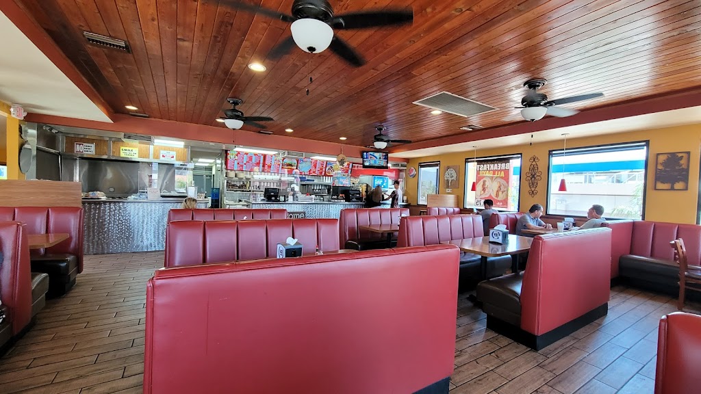 S S Burger Basket | 16820 Lakeshore Dr, Lake Elsinore, CA 92530, USA | Phone: (951) 245-5000