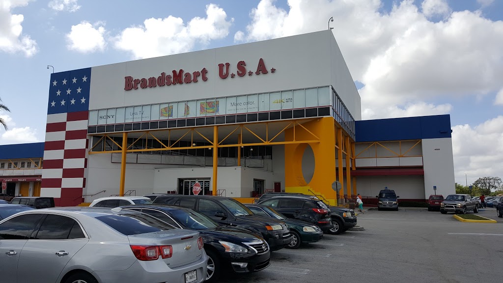 BrandsMart USA | Palmetto and 47 Avenue, 4320 NW 167th St, Miami Gardens, FL 33054 | Phone: (305) 624-5400